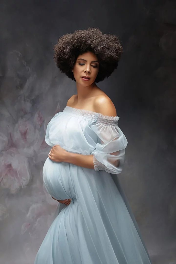 Exploring The Best Props For Maternity Photography